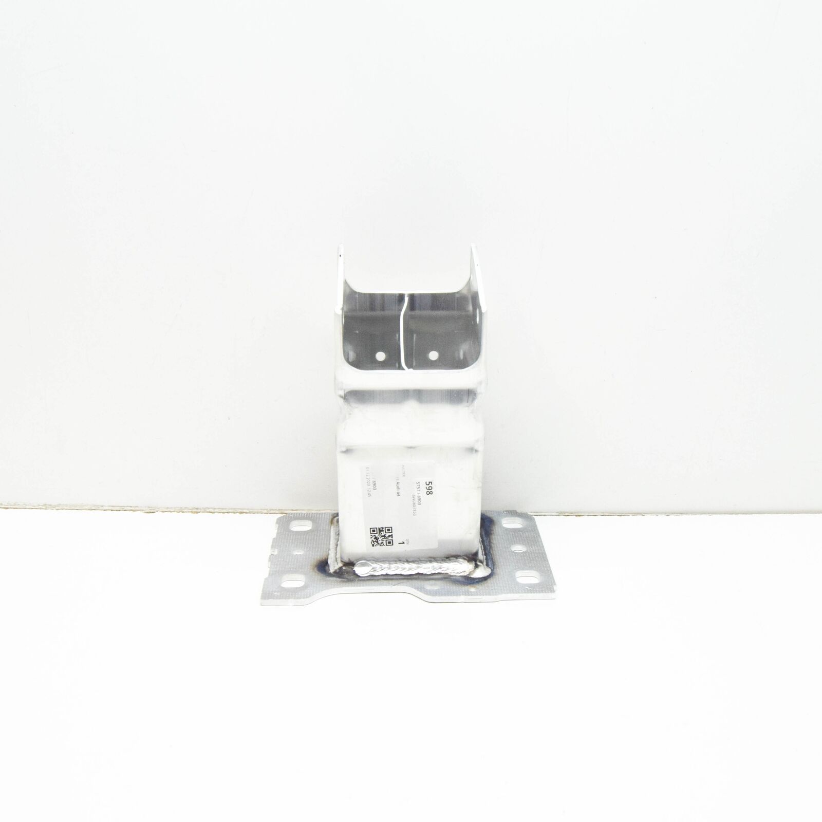 NEW AUDI A4 B9 FRONT BUMPER CARRIER LEFT SIDE BRACKET 8W0807133 ORIGINAL 1 NEW AUDI A4 B9 FRONT BUMPER CARRIER LEFT SIDE BRACKET 8W0807133 ORIGINAL