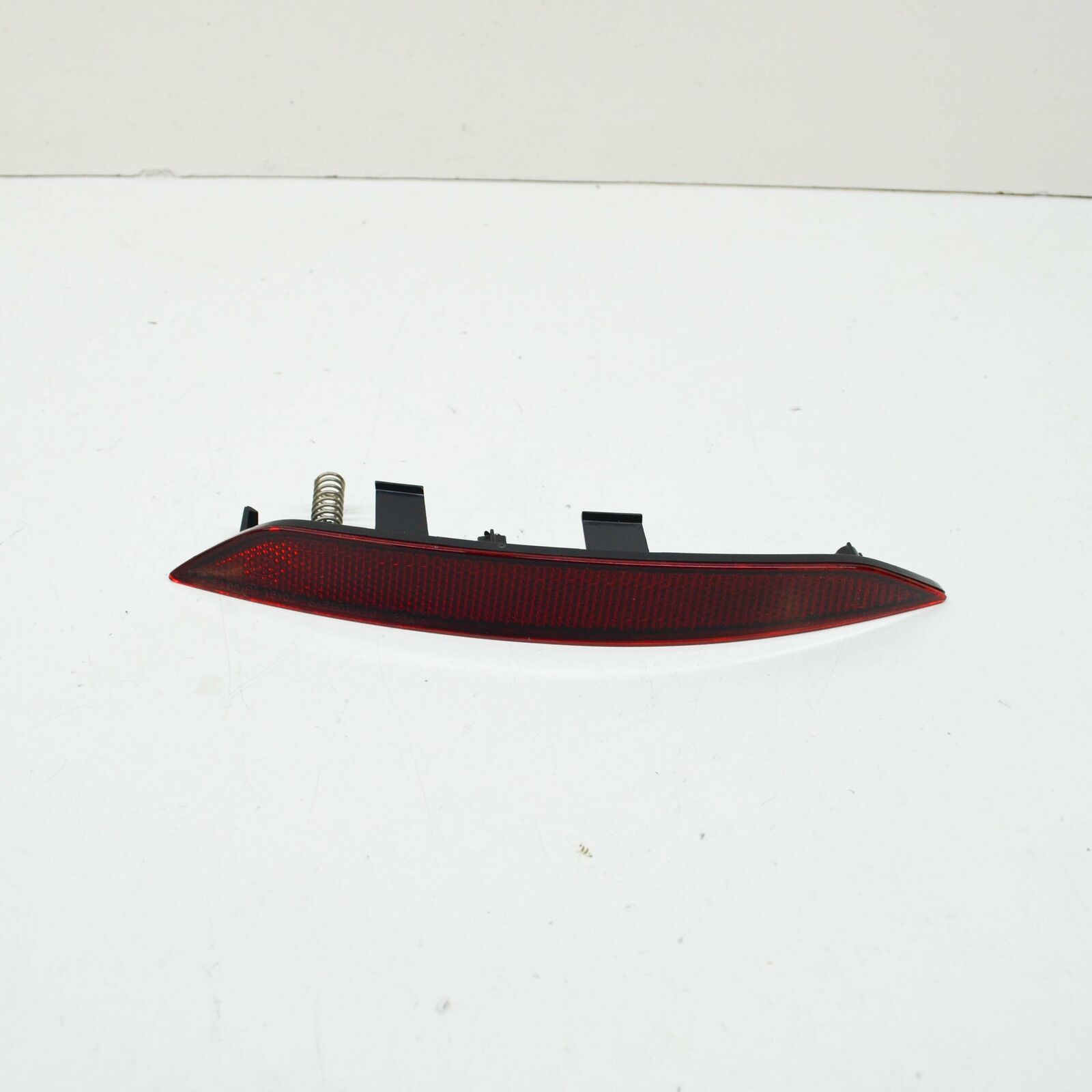 NEW AUDI A5 8W6 REAR RIGHT BUMPER REFLECTOR 8W6945106B ORIGINAL 1 NEW AUDI A5 8W6 REAR RIGHT BUMPER REFLECTOR 8W6945106B ORIGINAL