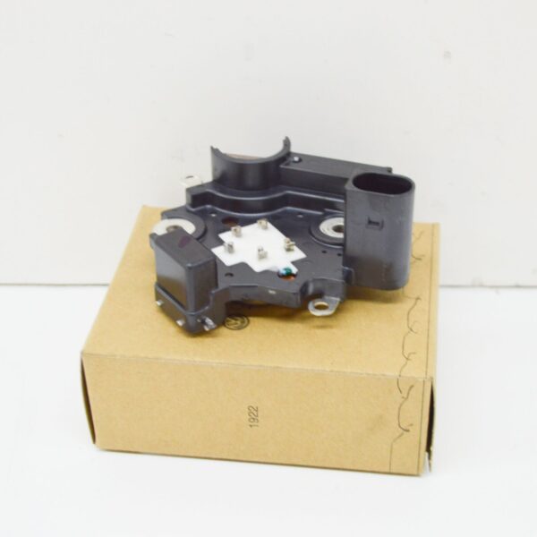 NEW AUDI Q7 4L ALTERNATOR VOLTAGE REGULATOR 079903803A ORIGINAL