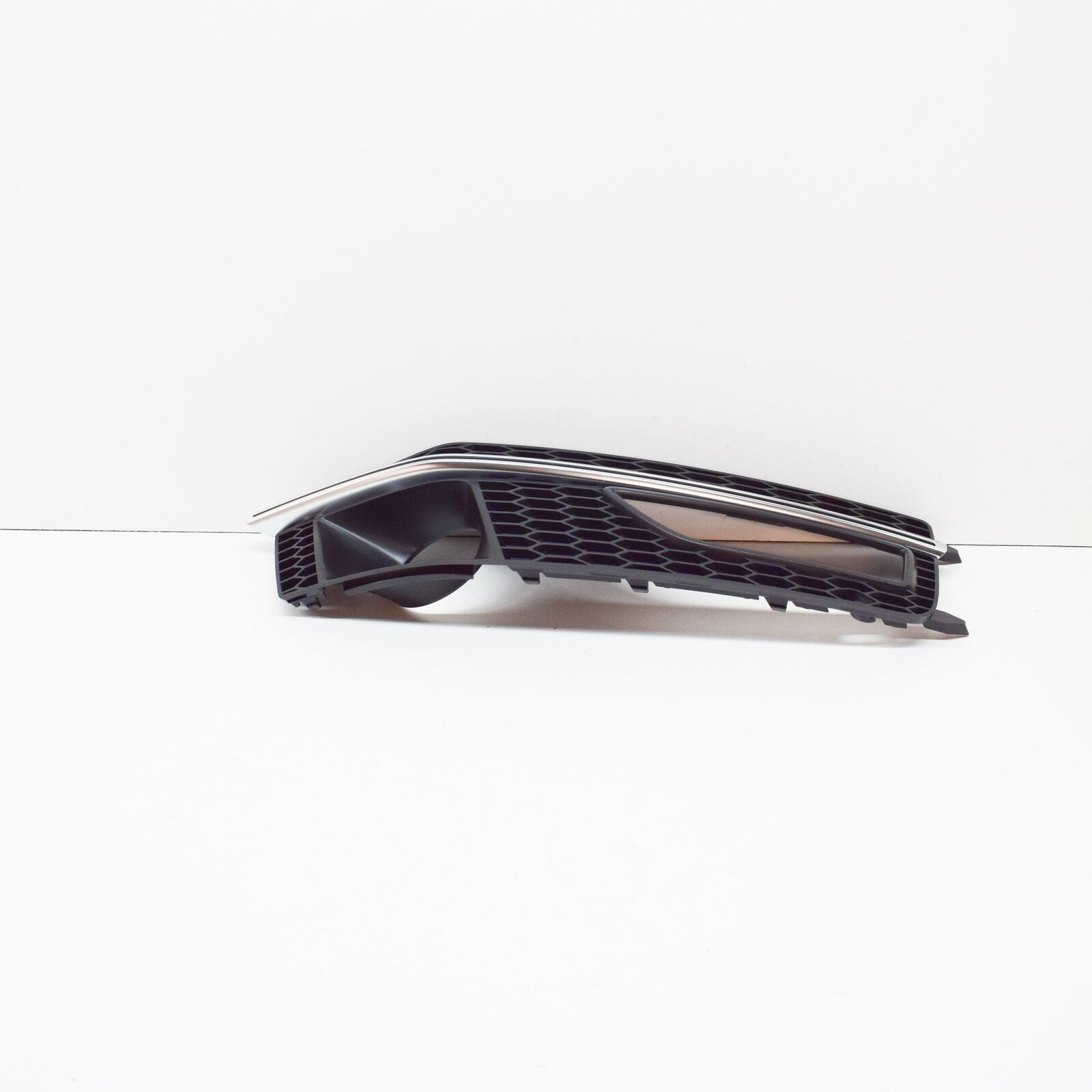 NEW AUDI A4 B8 FRONT BUMPER RIGHT FOG LIGHT GRILLE 8K0807682Q01C 2014 1 NEW AUDI A4 B8 FRONT BUMPER RIGHT FOG LIGHT GRILLE  8K0807682Q01C 2014