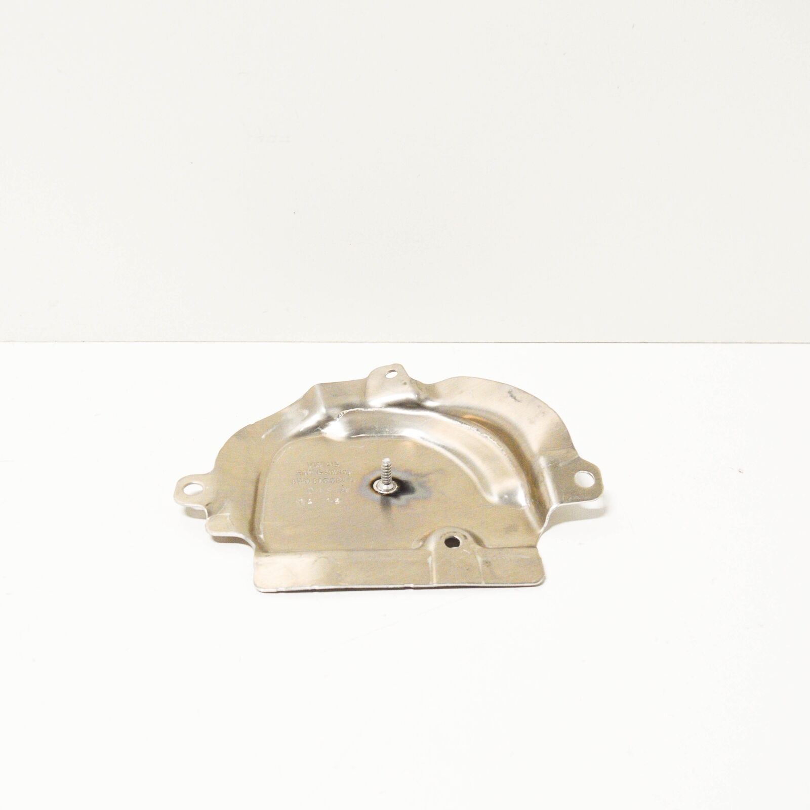 NEW AUDI A4 B9 FRONT RIGHT FENDER BACK PANEL ACCESS COVER 8W0805584A ORIGINAL 1 NEW AUDI A4 B9 FRONT RIGHT FENDER BACK PANEL ACCESS COVER 8W0805584A ORIGINAL