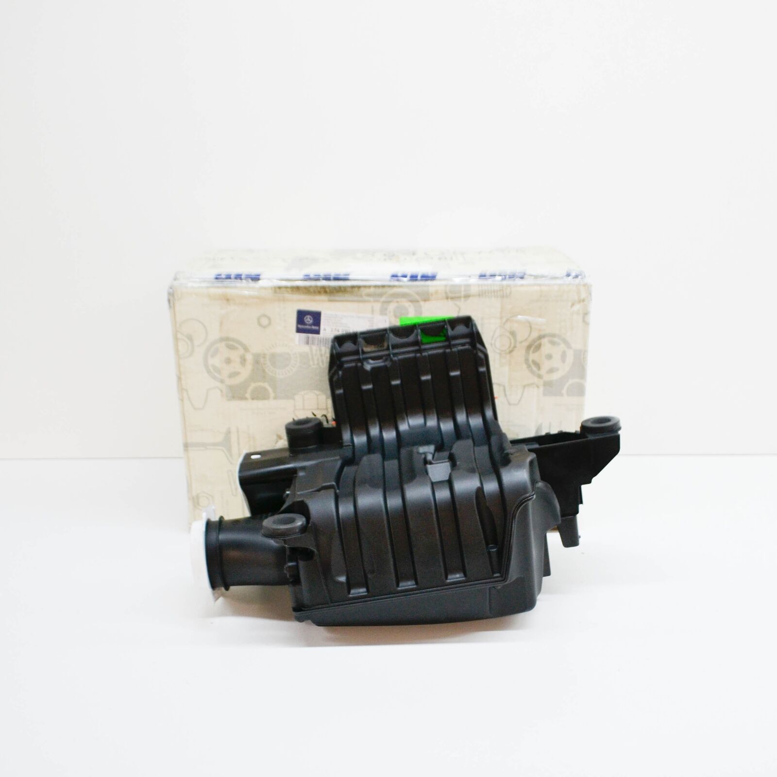 NEW MERCEDES-BENZ C-CLASS W205 AIR FILTER BOX A2740900001 1 NEW MERCEDES-BENZ C-CLASS W205 AIR FILTER BOX A2740900001