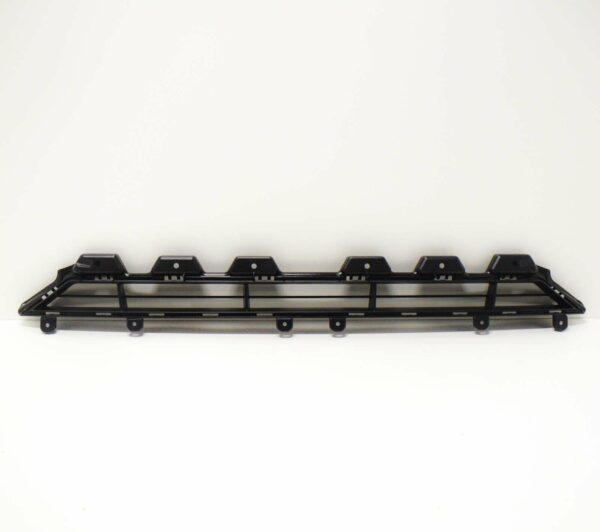 NEW AUDI Q3 8U FRONT BUMPER CENTER LOWER GRILLE 8U0807683FSP9 2014