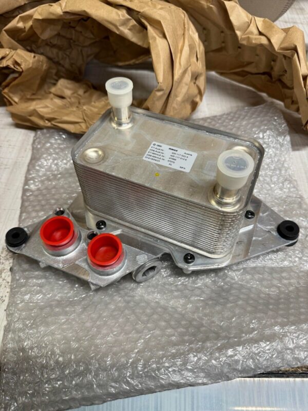 NEW AUDI R8 4.2L  ENGINE OIL COOLER 420117013E OEM