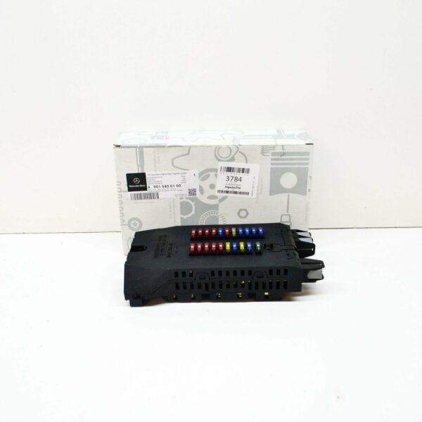 NEW MERCEDES-BENZ SPRINTER W905 FUSE BOX A9015400150