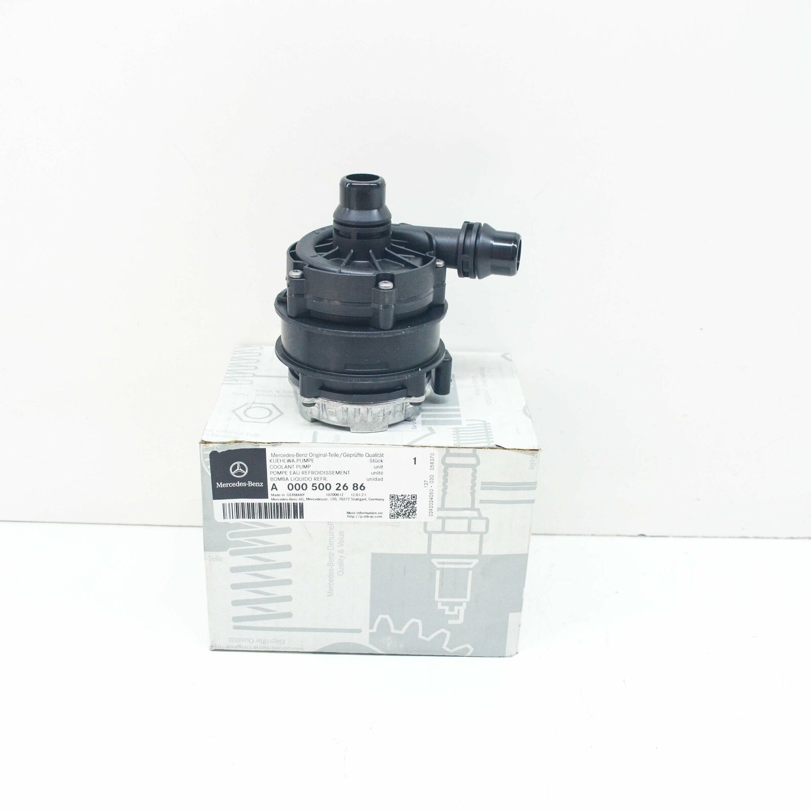 NEW MERCEDES-BENZ C-CLASS W205 ADDITIONAL WATER PUMP A0005002686 1 NEW MERCEDES-BENZ C-CLASS W205 ADDITIONAL WATER PUMP A0005002686