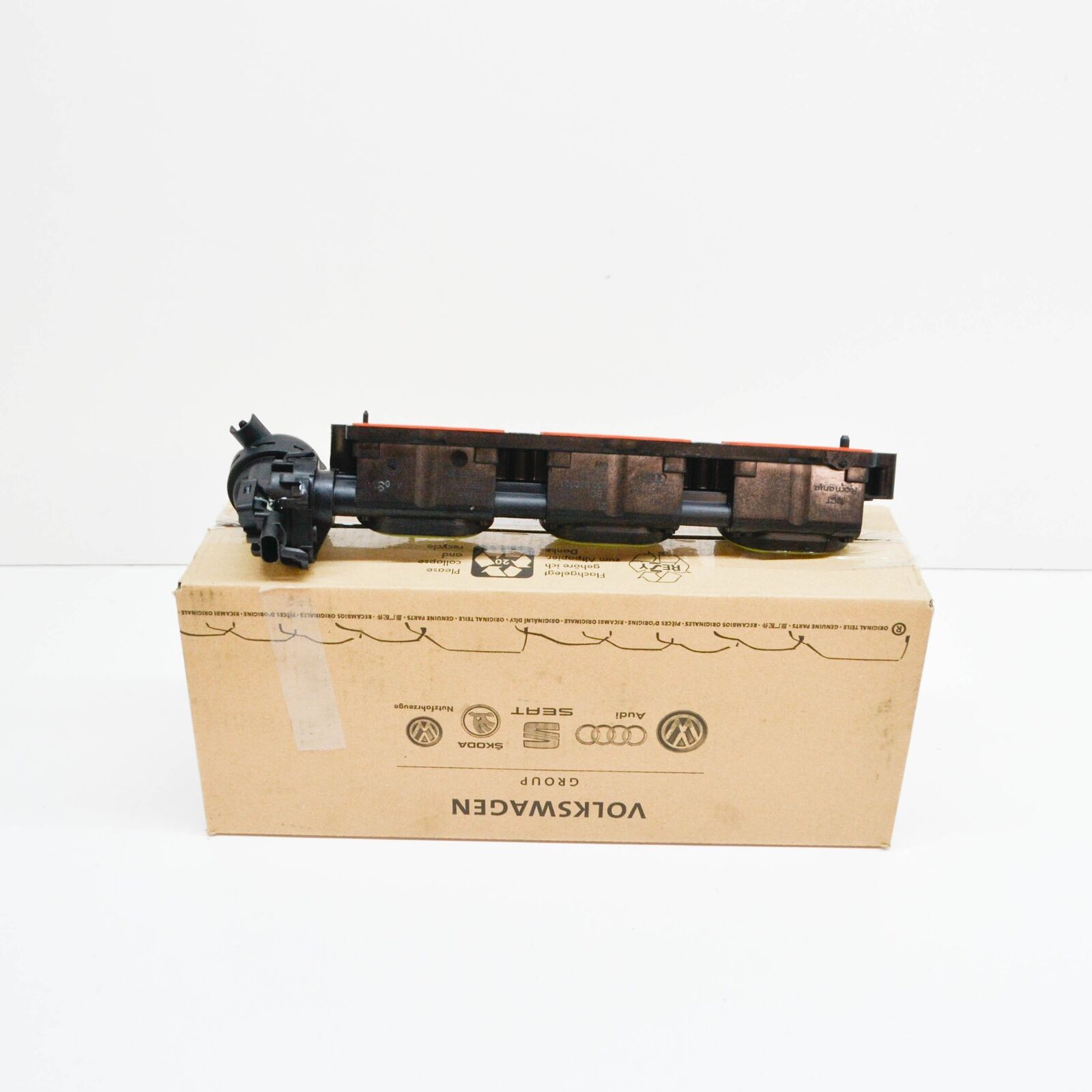 NEW AUDI A4 B8 INTAKE MANIFOLD LEFT LOWER PART 06E133109BC ORIGINAL 1 NEW AUDI A4 B8 INTAKE MANIFOLD LEFT LOWER PART 06E133109BC ORIGINAL