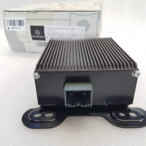 NEW MERCEDES-BENZ C W205 VOLTAGE CONVERTER A0008270705 ORIGINAL