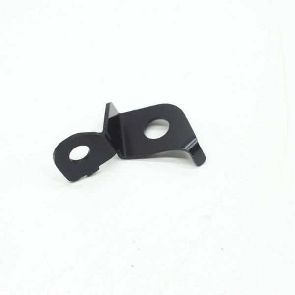 NEW AUDI Q7 4M FRONT RIGHT WHEEHOUSING LINER BRACKET 4M0821990A HE ORIGINAL