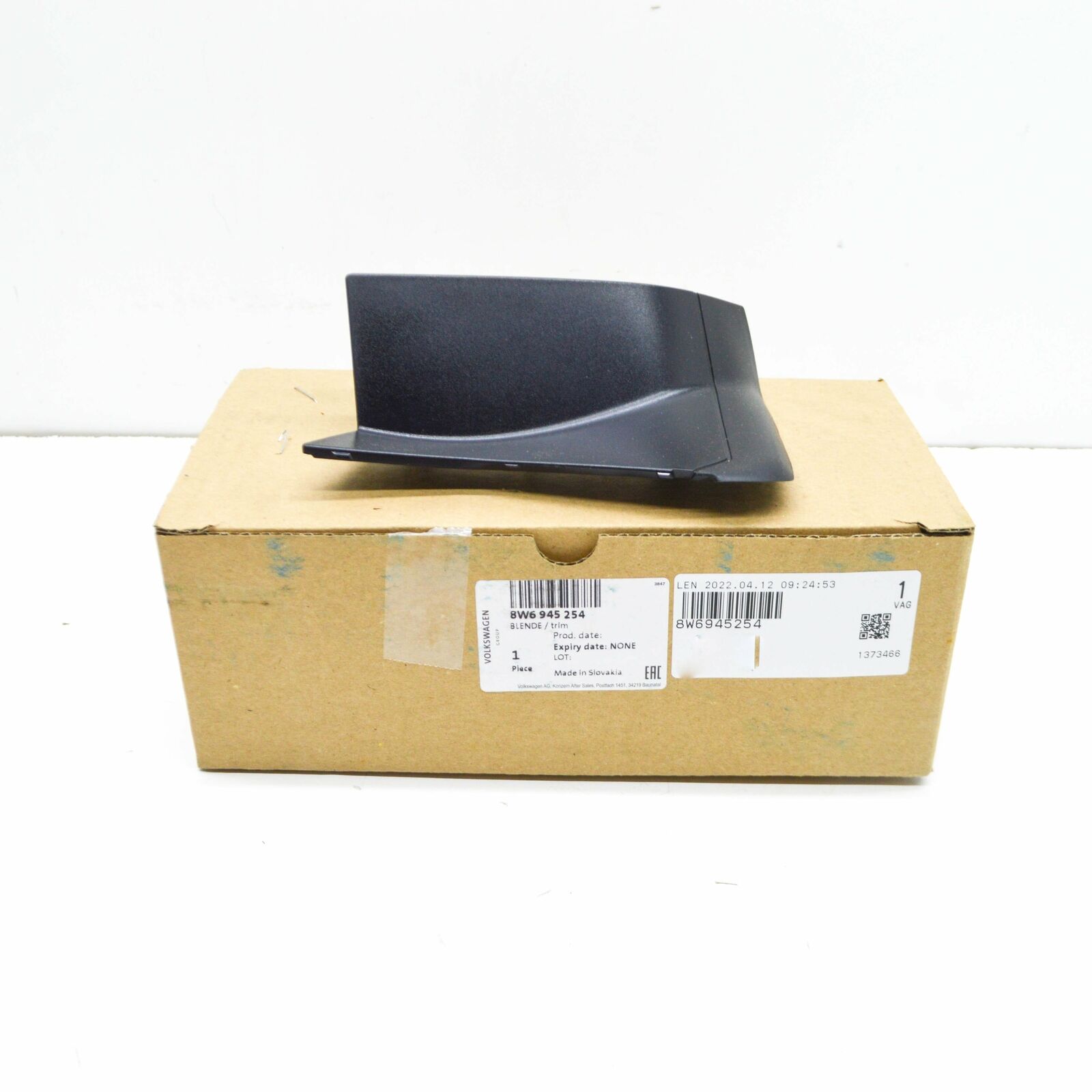 NEW AUDI A5 8W6 REAR RIGHT TAILLIGHT TRIM 8W6945254 ORIGINAL 1 NEW AUDI A5 8W6 REAR RIGHT TAILLIGHT TRIM 8W6945254 ORIGINAL