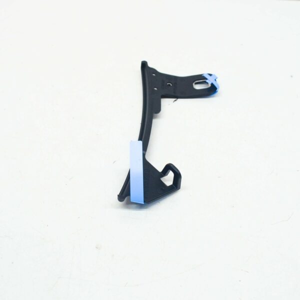 NEW AUDI A4 AVANT B9 REAR RIGHT WHEEL MUD GUARD BRACKET 8W0853828B