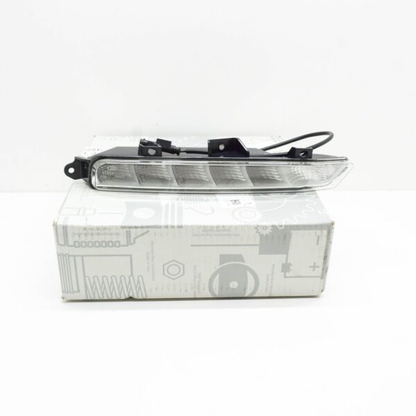 NEW MERCEDES-BENZ SLK R172 FRONT RIGHT DAYTIME RUNNING LIGHT A2128205059