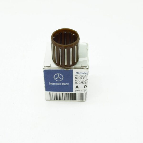 NEW MERCEDES-BENZ A W177 DRIVE SHAFT NEEDLE BEARING A0039817818 ORIGINAL