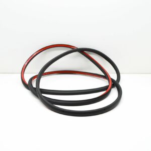 NEW AUDI Q3 8U FRONT LEFT OUTER DOOR SEAL RUBBER 8U0837911B