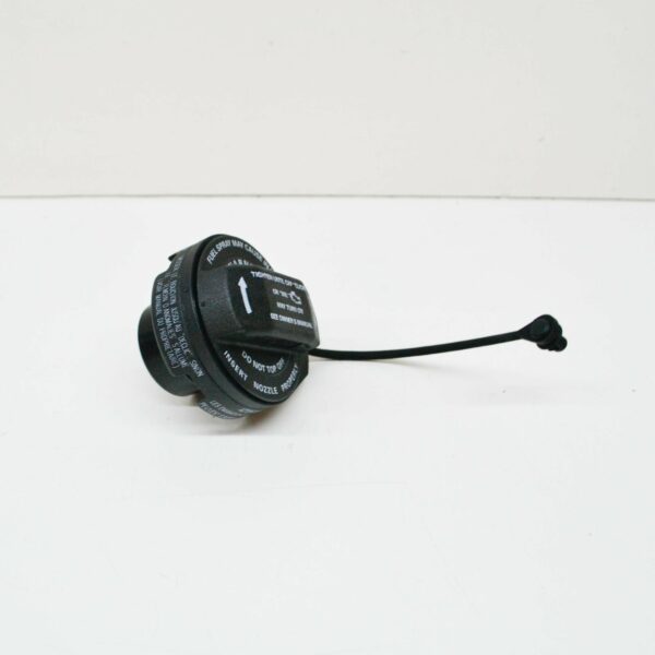 NEW AUDI A8 D3 GAS CAP WITH STRAP 4E0201550B