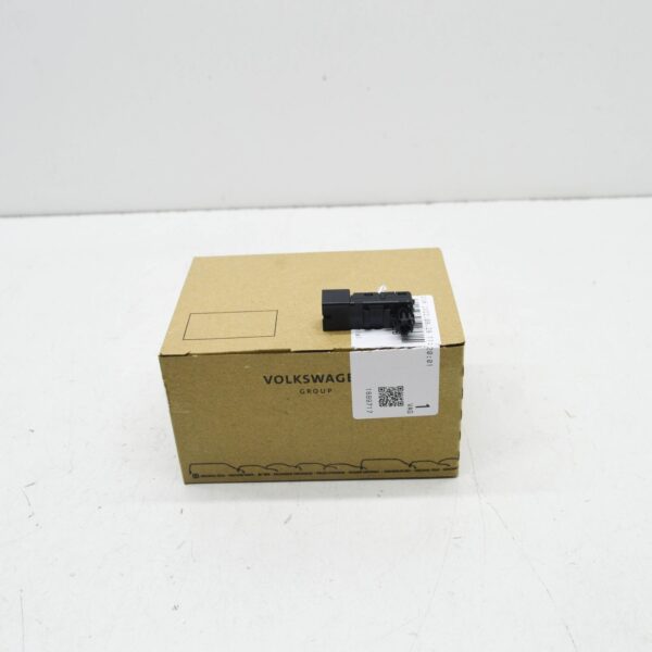 NEW AUDI Q7 4M REAR RIGHT DOOR PANEL CARD LIGHT MODULE 4M0947355B ORIGINAL