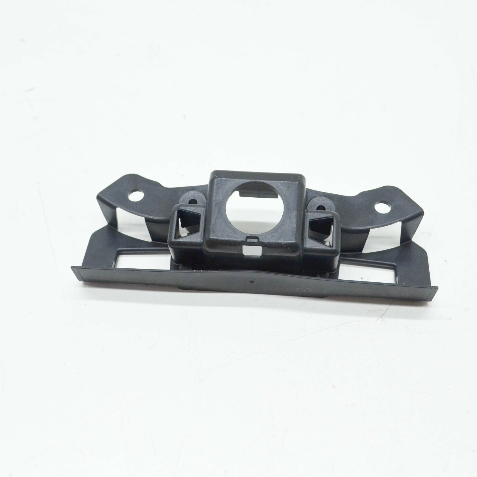 NEW AUDI A4 B9 FRONT RADIATOR GRILLE BRACKET 8W0853231A 1 NEW AUDI A4 B9 FRONT RADIATOR GRILLE BRACKET 8W0853231A