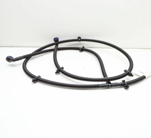 NEW AUDI E-TRON GEN FRONT HEADLIGHT WASHER HOSE 4KE955970
