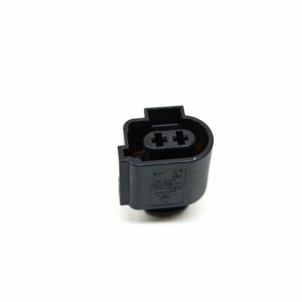 NEW AUDI A3 CABRIO 8V HEADLIGHT CONNECTOR PLUG FLAT HOUSING RHD 1J0973722A