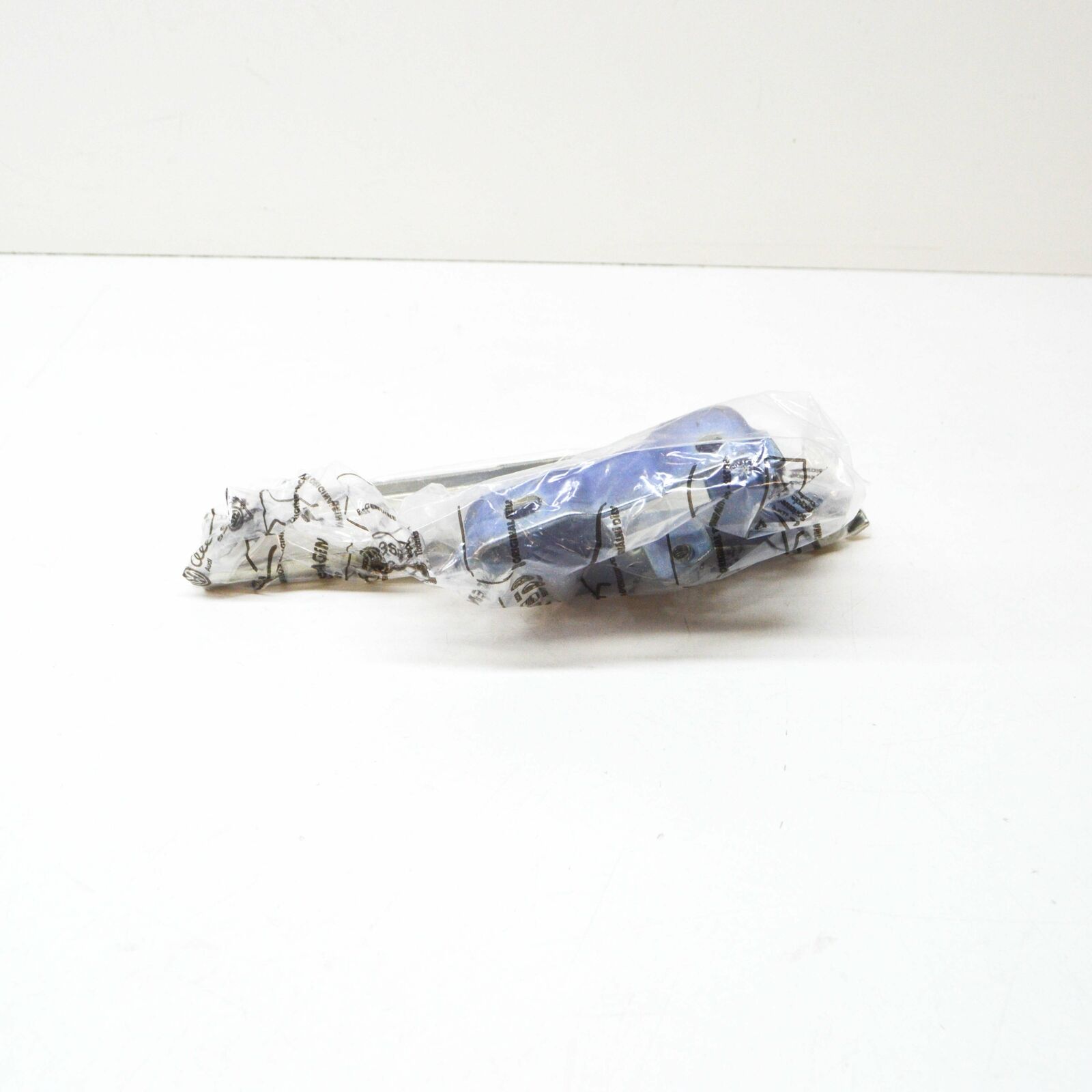 NEW AUDI A5 8T3 FRONT RIGHT BONNET HOOD HINGE 8T0823302E 1 NEW AUDI A5 8T3 FRONT RIGHT BONNET HOOD HINGE 8T0823302E