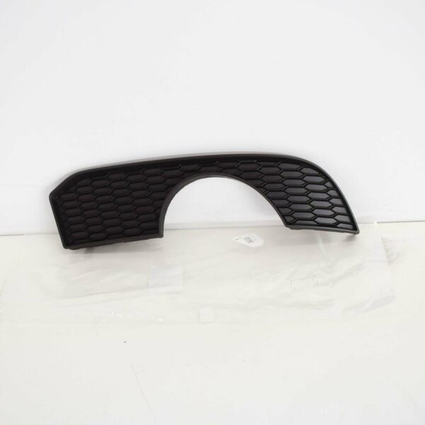 NEW AUDI A3 8V FRONT BUMPER RIGHT SIDE GRILLE TRIM 8V5807820C