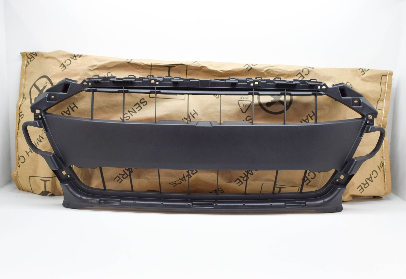 NEW AUDI A5 SPORTBACK F5 FRONT GRILLE CLOSING ELEMENT 8W6807233B ORIGINAL 1 NEW AUDI A5 SPORTBACK F5 FRONT GRILLE CLOSING ELEMENT 8W6807233B ORIGINAL