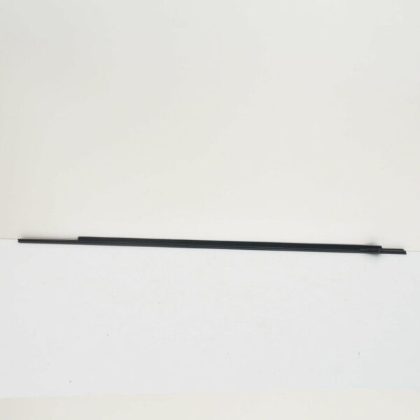 NEW AUDI A3 8P FRONT RIGHT DOOR OUTER WINDOW APERTURE SEAL 8P3837478C