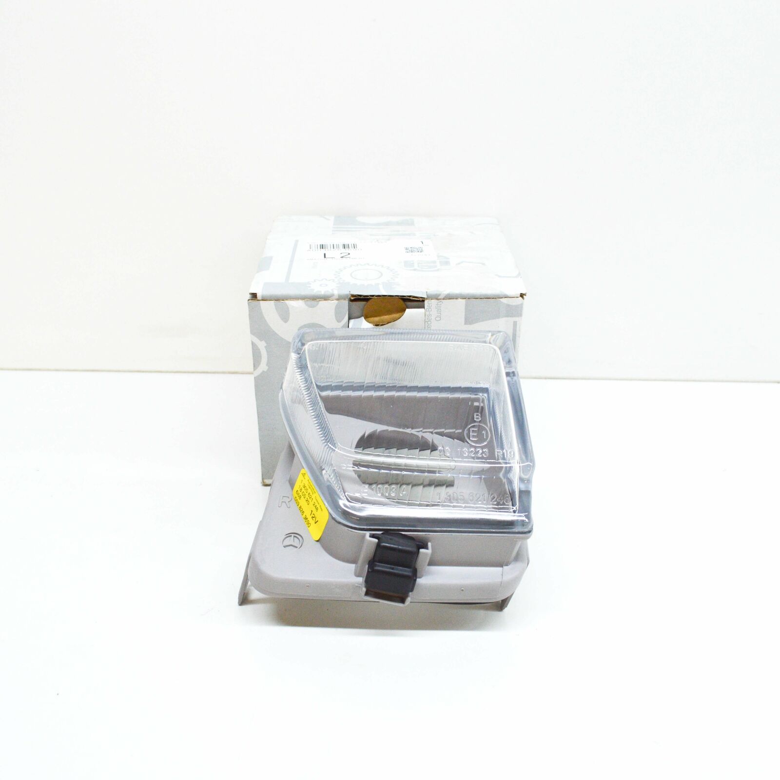 NEW MERCEDES-BENZ SL R129 FRONT RIGHT FOG LIGHT A0038263690 1 NEW MERCEDES-BENZ SL R129 FRONT RIGHT FOG LIGHT A0038263690