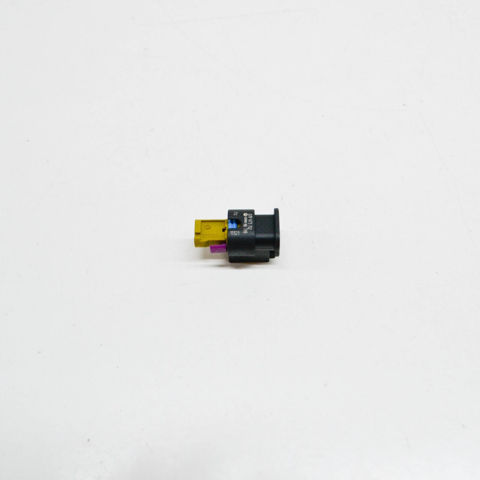 NEW AUDI A4 B8 WIRING CONNECTOR PLUG HOUSING 07P973702 ORIGINAL 1 NEW AUDI A4 B8 WIRING CONNECTOR PLUG HOUSING 07P973702 ORIGINAL