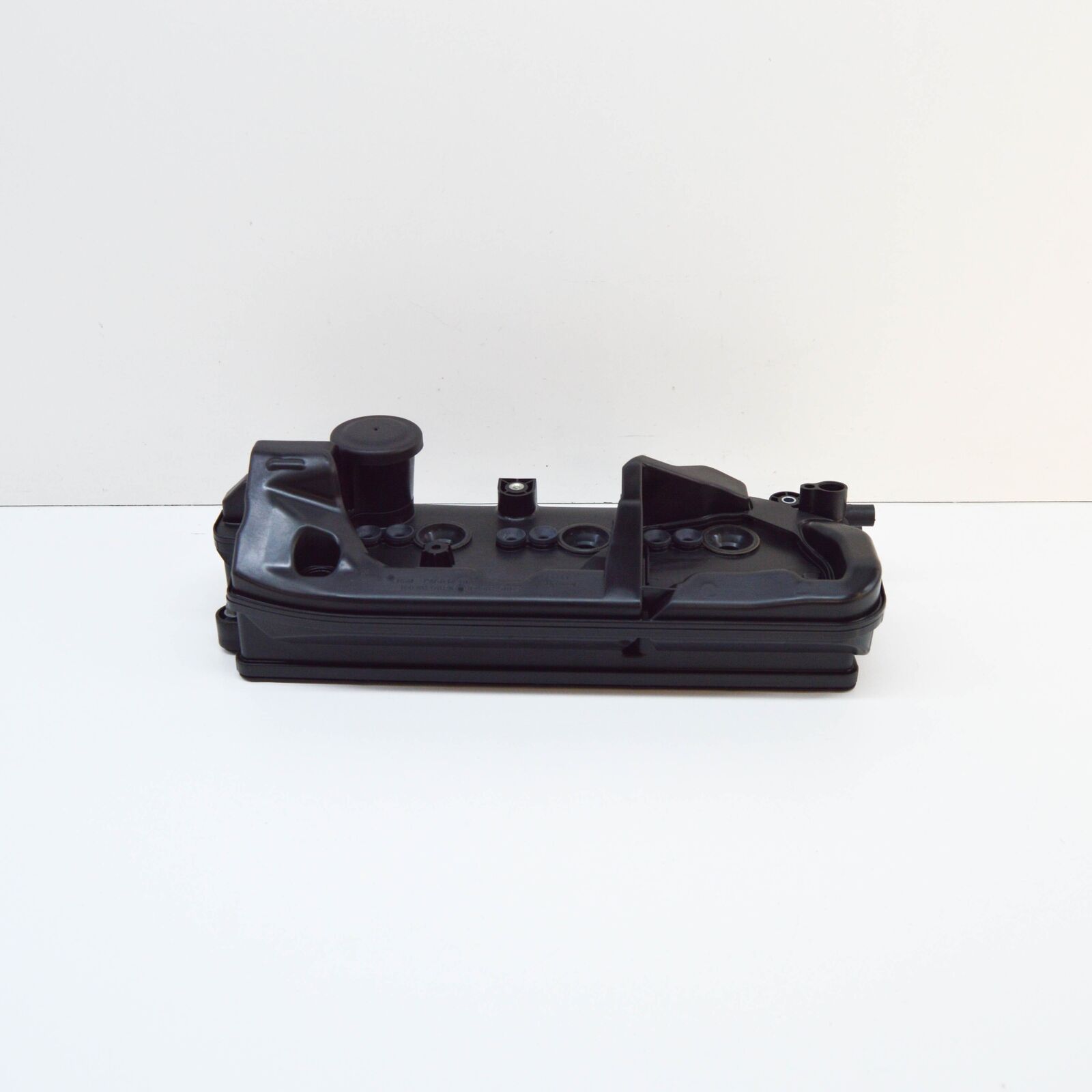 NEW AUDI A4 B9 ENGINE CYLINDER HEAD COVER 059103470CS ORIGINAL 1 NEW AUDI A4 B9 ENGINE CYLINDER HEAD COVER 059103470CS ORIGINAL