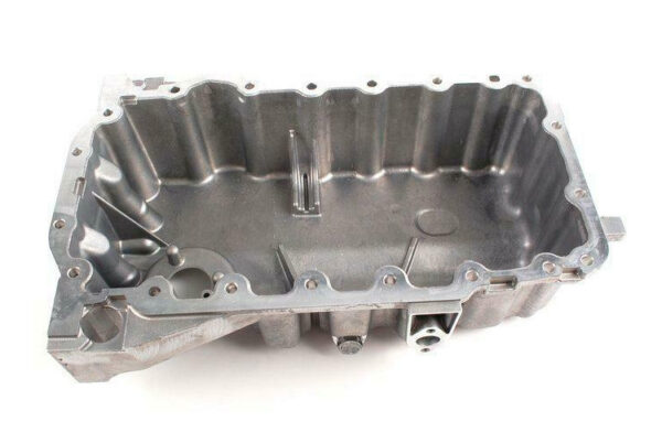 NEW VOLKSWAGEN SCIROCCO MK3 ENGINE OIL SUMP 06F103601J ORIGINAL