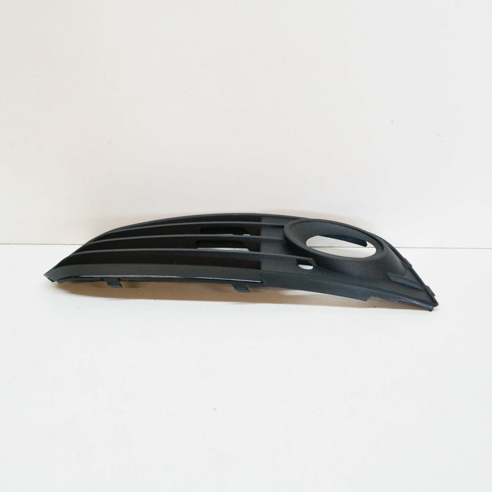 NEW AUDI A4 B8 FRONT BUMPER FOG LIGHT LEFT GRILLE 8K0807681A01C 1 NEW AUDI A4 B8 FRONT BUMPER FOG LIGHT LEFT GRILLE 8K0807681A01C