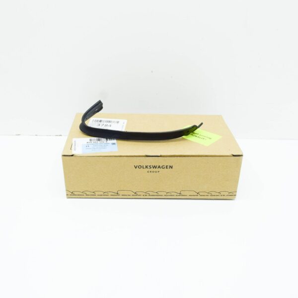 NEW AUDI A3 8VK FRONT RIGHT HEADLIGHT SEALING FRAME 8V0941192A ORIGINAL