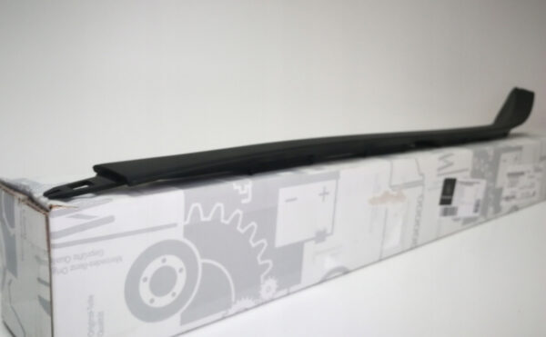 NEW MB GLB X247 FRONT WINDSHIELD RIGHT WATER DEFLECTOR TRIM A2476904800 ORIGINAL