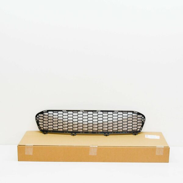 NEW BMW M2 F87 FRONT BUMPER CENTER GRILLE 51118062178 8062178 2016