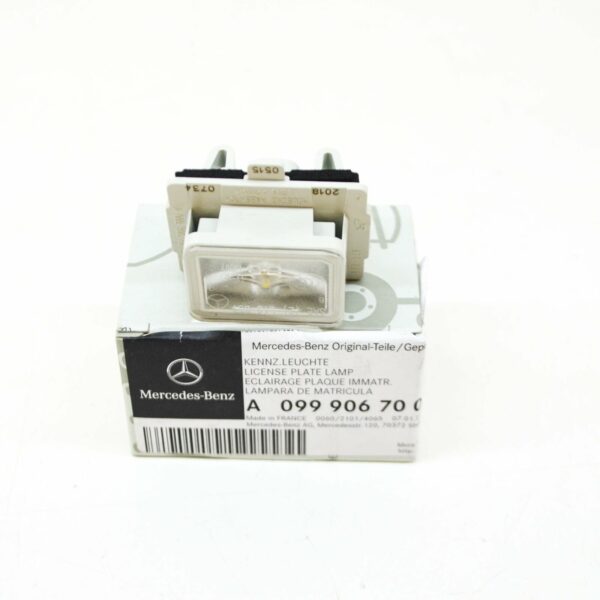 NEW MERCEDES-BENZ C-CLASS W205 REAR LICENSE PLATE LIGHT A0999067000 ORIGINAL