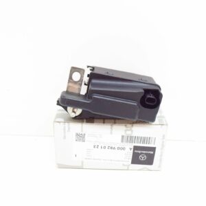 NEW MERCEDES-BENZ GLE W166 FRONT RIGHT FOOTWELL RELAY A0009820123 2016 10892345