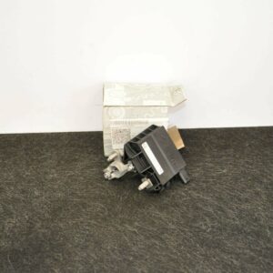 NEW MERCEDES-BENZ C-CLASS W205 BATTERY TRAY CLAMP A0009061505 ORIGINAL