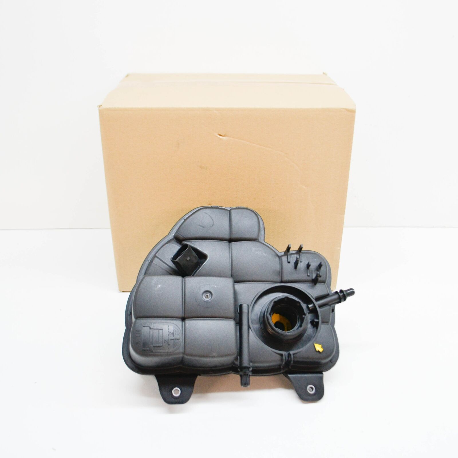 NEW BMW M8 GRAN COUPE G16 F93 EXPANSION TANK 17137889450 ORIGINAL 1 NEW BMW M8 GRAN COUPE G16 F93 EXPANSION TANK 17137889450 ORIGINAL