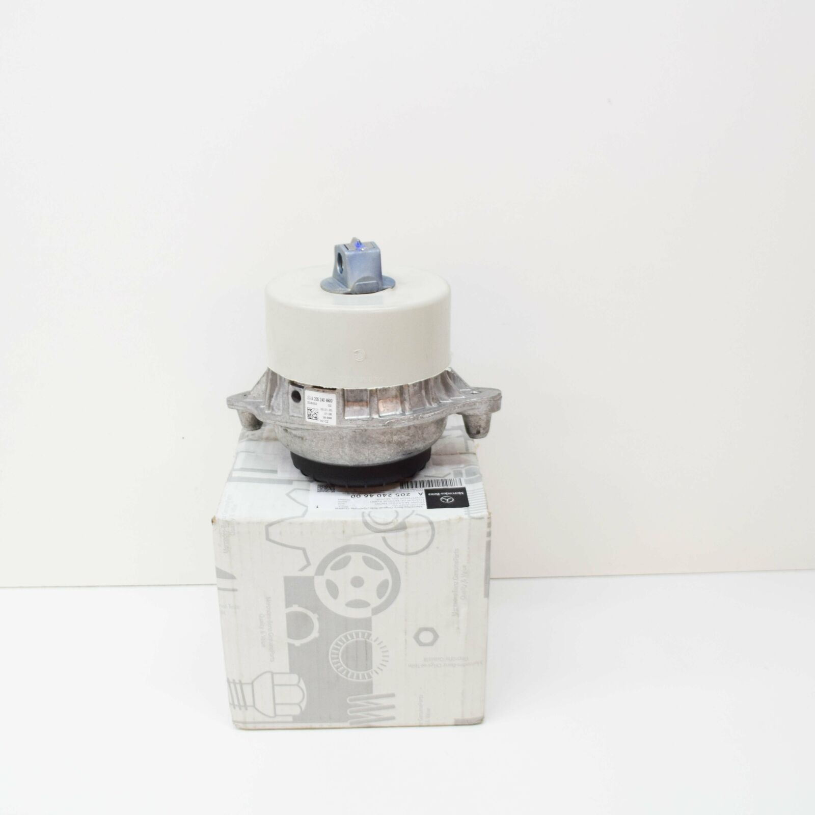 NEW MERCEDES-BENZ C-CLASS W205 ENGINE MOUNT A2052404600 ORIGINAL 1 NEW MERCEDES-BENZ C-CLASS W205 ENGINE MOUNT A2052404600 ORIGINAL