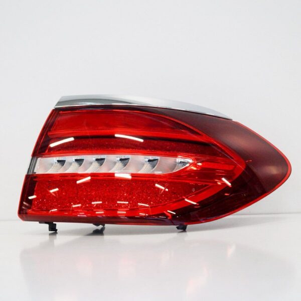 NEW MB E-CLASS T-MODEL S213 REAR RIGHT TAILLIGHT A2139068800 2018 ORIGINAL