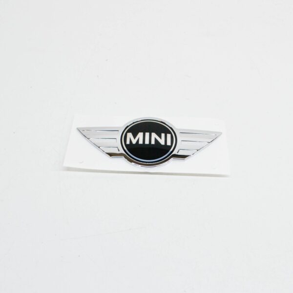 NEW MINI CLUBMAN F54 FRONT HOOD EMBLEM 51147351370 ORIGINAL