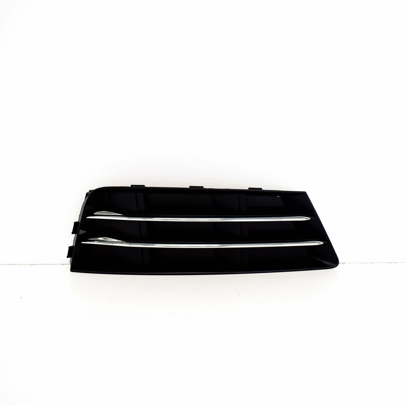 NEW AUDI A4 B9 FRONT BUMPER RIGHT GRILLE 8W0807682RRU6 2017 1 NEW AUDI A4 B9 FRONT BUMPER RIGHT GRILLE 8W0807682RRU6 2017