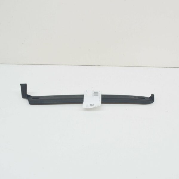 NEW MERCEDES-BENZ C W202 FRONT RIGHT SIDE PANELING SEAL A2026984230 - Image 2