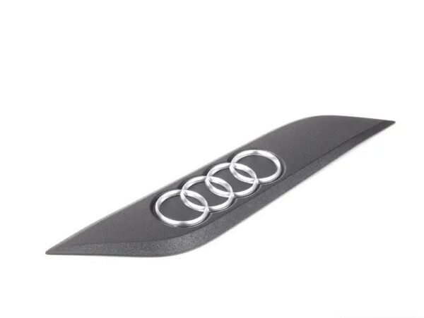 NEW AUDI R8 4S LEFT INTAKE MANIFOLD EMBLEM 07L133621A ORIGINAL - Image 2