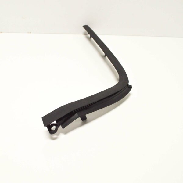 NEW MERCEDES-BENZ C W202 RIGHT SIDE HEADLIGHT SEAL A2028261280 - Image 2