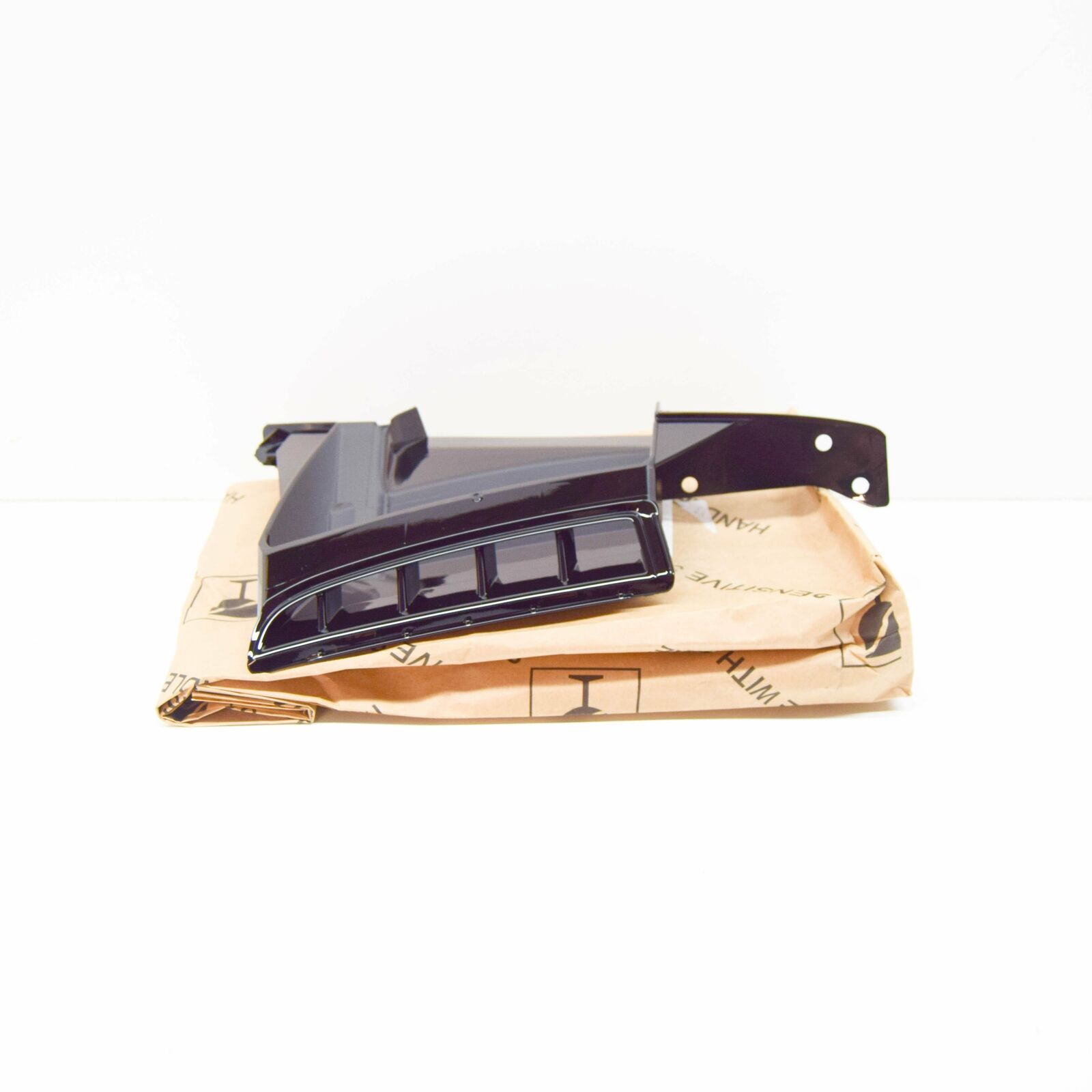 NEW AUDI A5 CABRIO 8W6 FRONT LEFT AIR BRAKE DUCT 8W6121763BT94 2 NEW AUDI A5 CABRIO 8W6 FRONT LEFT AIR BRAKE DUCT 8W6121763BT94 - Image 2