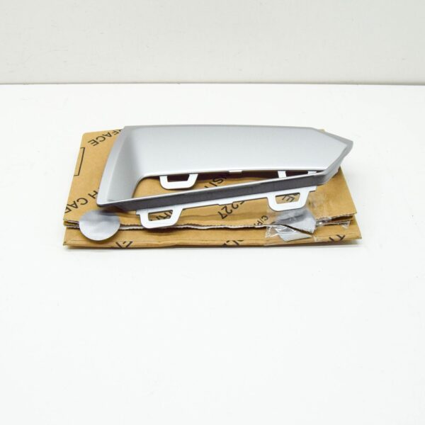 NEW AUDI Q7 4M FRONT BUMPER LEFT INSERT 4M0807697ATB2 ORIGINAL - Image 2