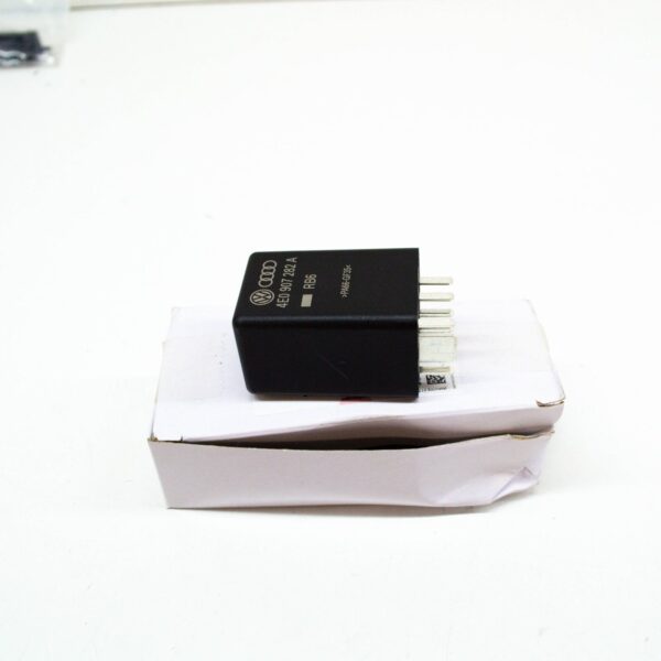 NEW AUDI A4 B7 GLOW PLUG CONTROL UNIT 4E0907282A - Image 2