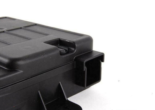 NEW VOLKSWAGEN PASSAT B6 MAIN FUSE SOCKET 3C0937548 ORIGINAL - Image 2